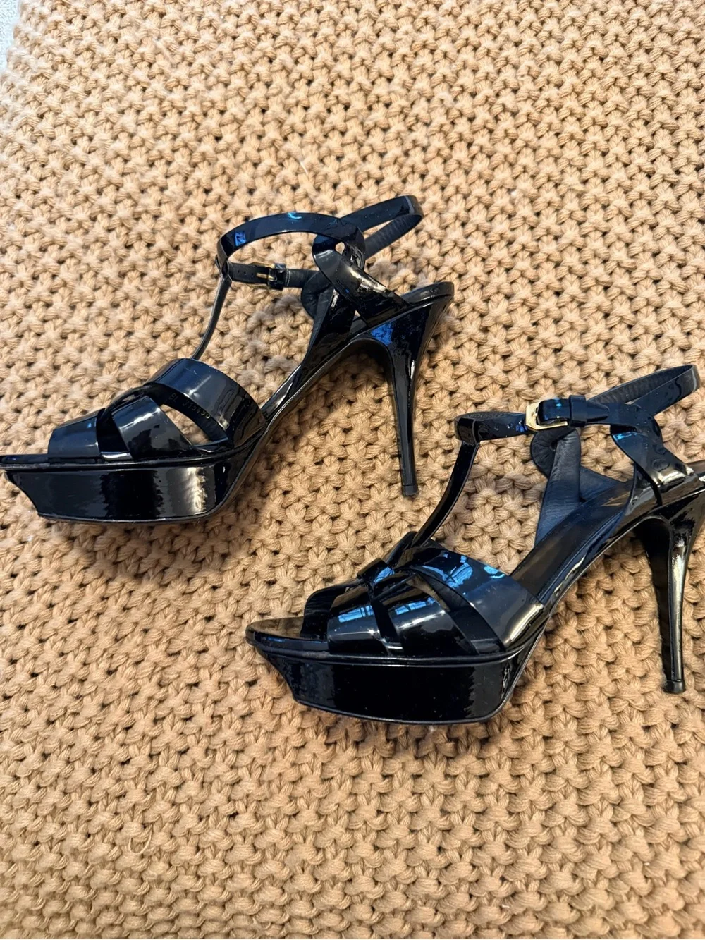 Saint Laurent Tribute 100 Black Patent Platform Sandals - Picture 3 of 9